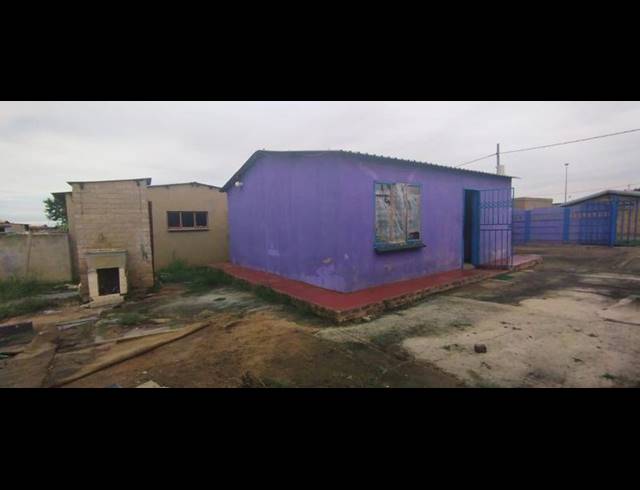 2 BEDROOM HOUSE FOR SALE IN DAVEYTON CENTRAL